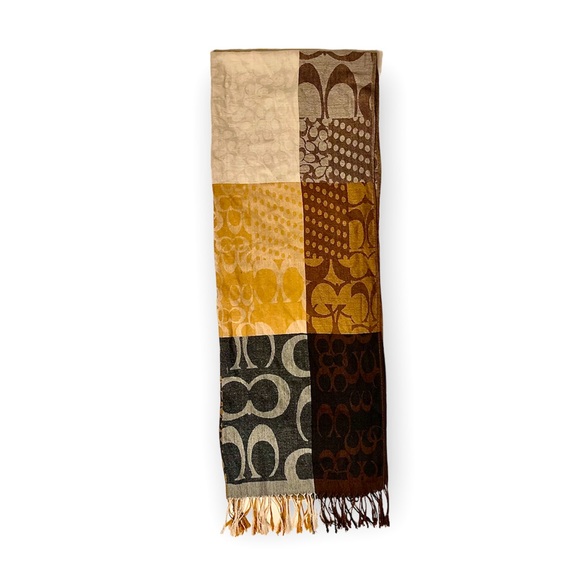 COACH Quilted Signature C Pashmina Scarf.
Various Styles.
Pristine Condition. - Picture 8 of 9